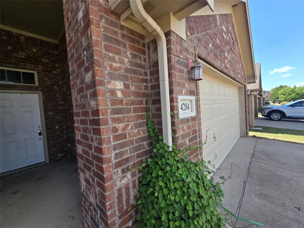 4204 Sapphire Lane Granbury, TX 76049