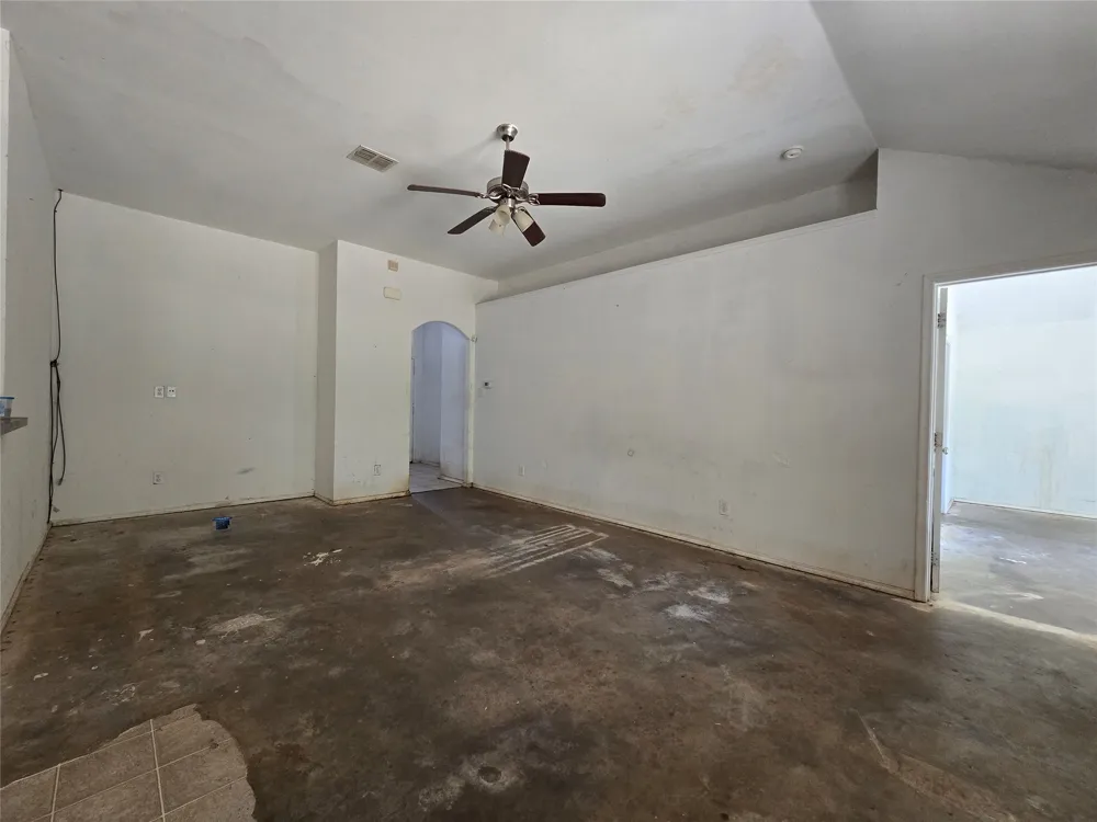 4204 Sapphire Lane Granbury, TX 76049
