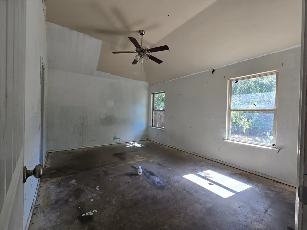 4204 Sapphire Lane Granbury, TX 76049