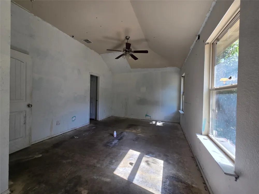 4204 Sapphire Lane Granbury, TX 76049