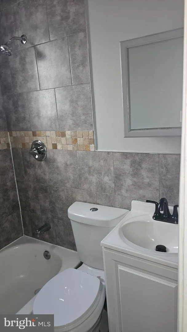 2456 4TH STREET Philadelphia, PA 19133