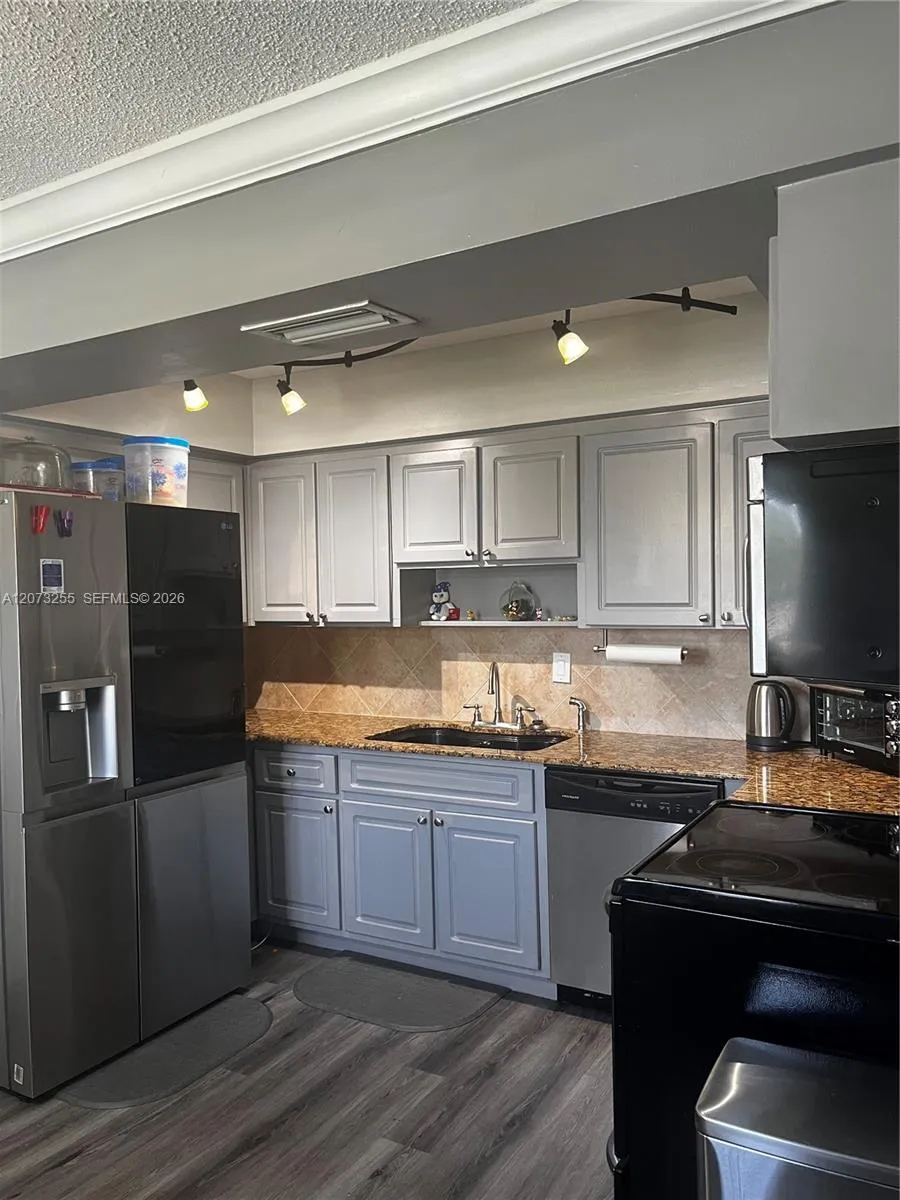 7103 SW 3rd Ct North Lauderdale, FL 33068