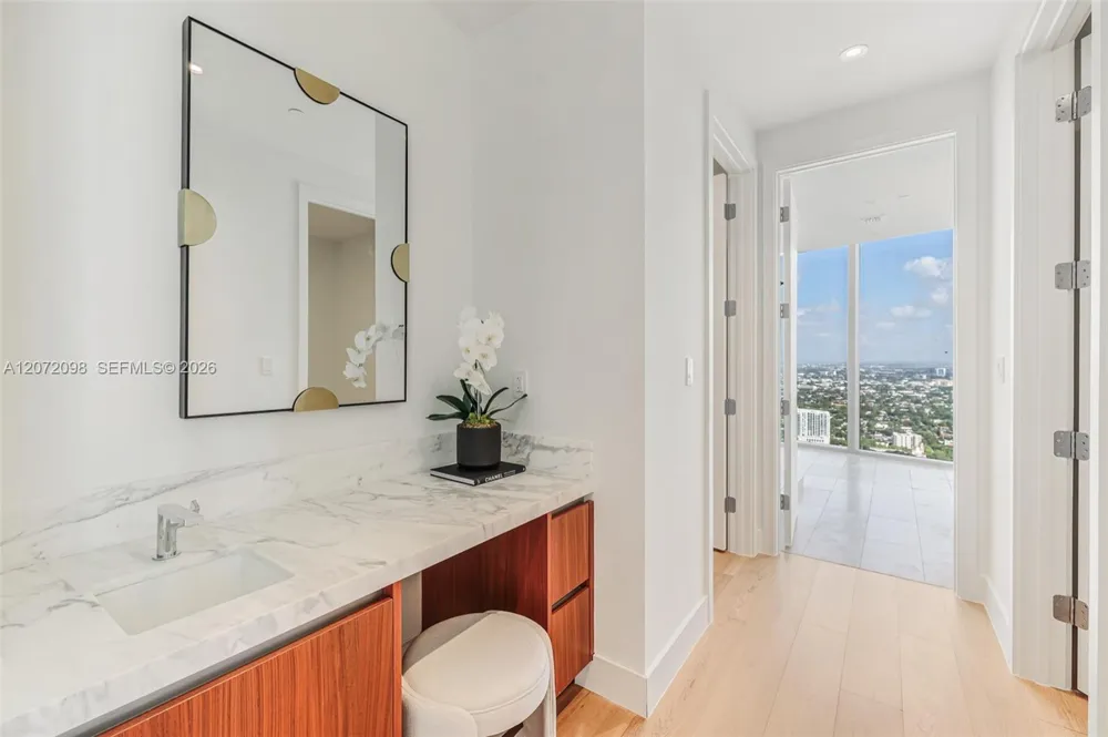 175 SE 25 Road #PH4301 Miami, FL 33129
