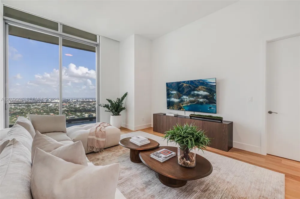 175 SE 25 Road #PH4301 Miami, FL 33129