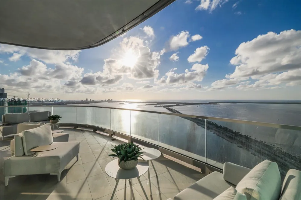 175 SE 25 Road #PH4301 Miami, FL 33129
