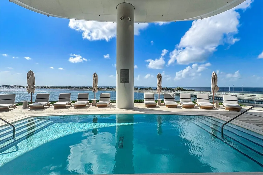 175 SE 25 Road #PH4301 Miami, FL 33129
