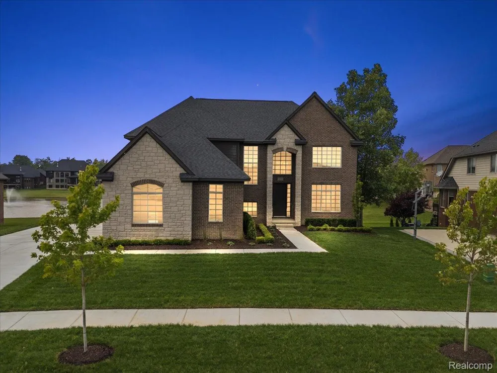 16199 VIA COLICO Macomb Township, MI 48042