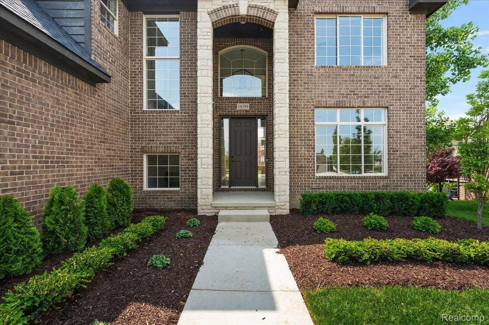16199 VIA COLICO Macomb Township, MI 48042