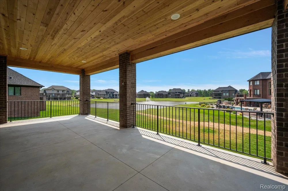16199 VIA COLICO Macomb Township, MI 48042
