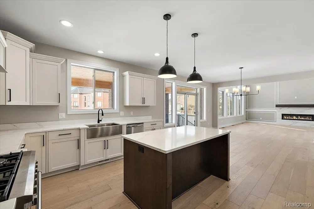 16199 VIA COLICO Macomb Township, MI 48042