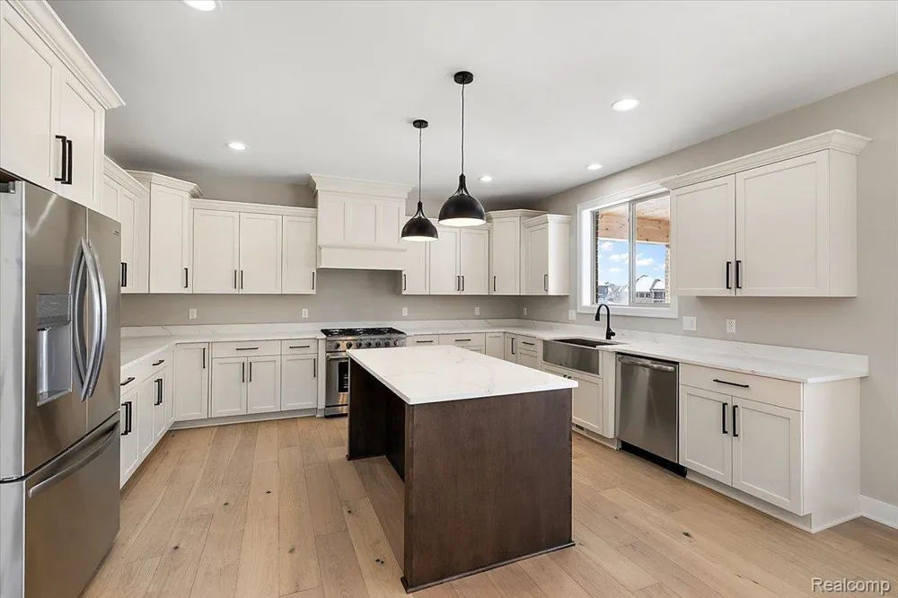 16199 VIA COLICO Macomb Township, MI 48042