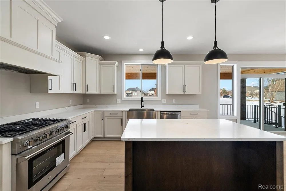 16199 VIA COLICO Macomb Township, MI 48042