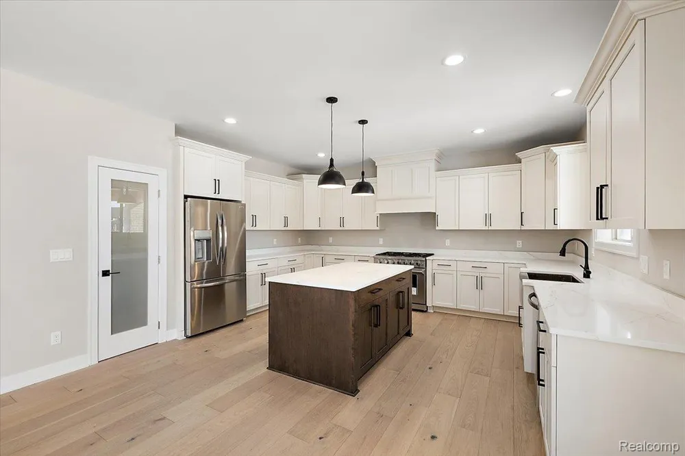16199 VIA COLICO Macomb Township, MI 48042