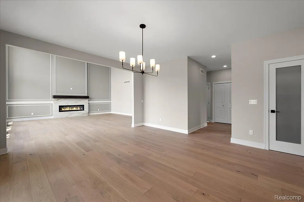 16199 VIA COLICO Macomb Township, MI 48042