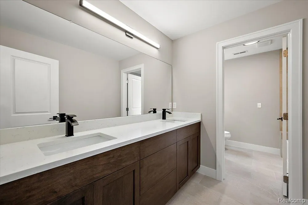 16199 VIA COLICO Macomb Township, MI 48042