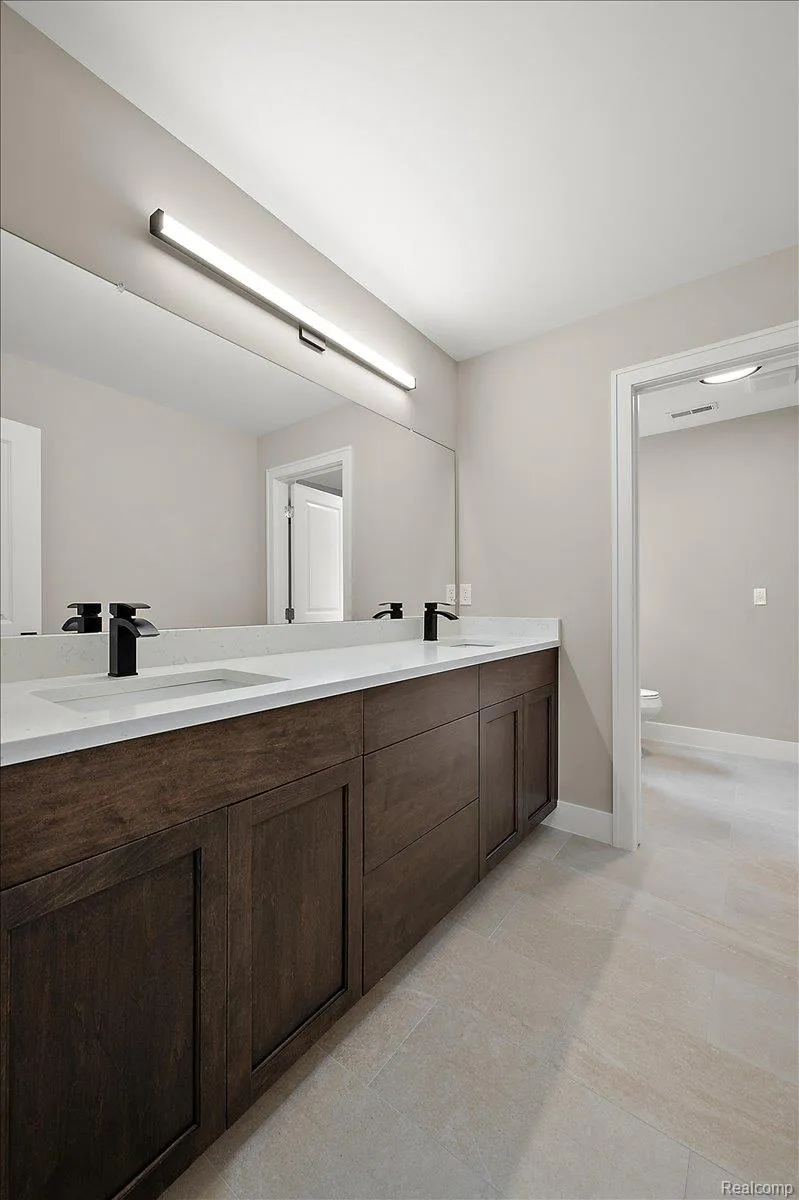 16199 VIA COLICO Macomb Township, MI 48042