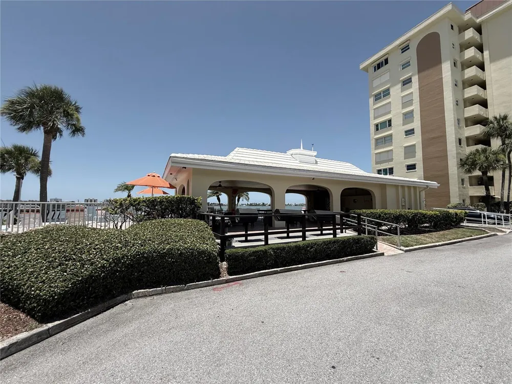 4525 COVE CIRCLE #1107 St Petersburg, FL 33708