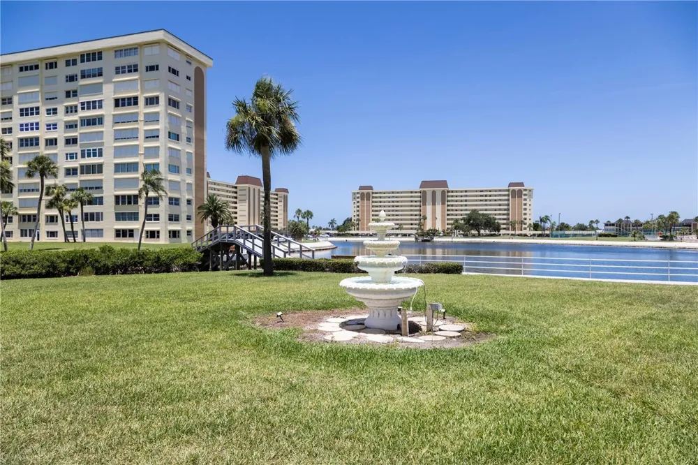 4525 COVE CIRCLE #1107 St Petersburg, FL 33708