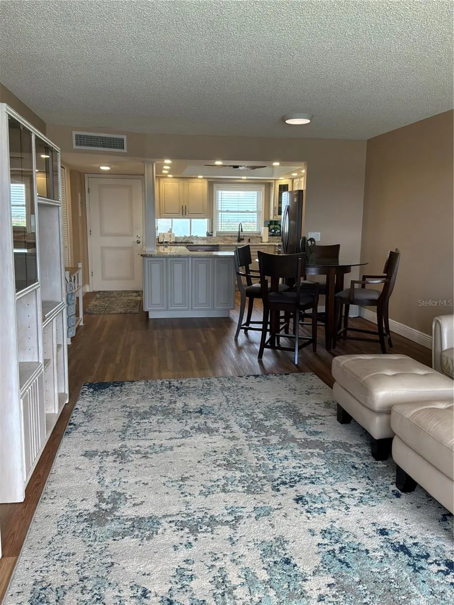 4525 COVE CIRCLE #1107 St Petersburg, FL 33708