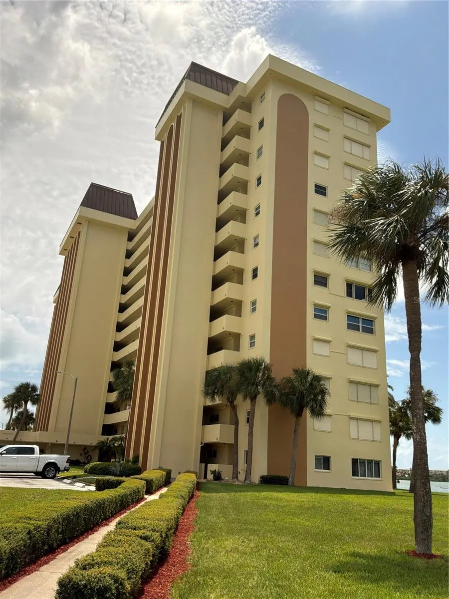 4525 COVE CIRCLE #1107 St Petersburg, FL 33708