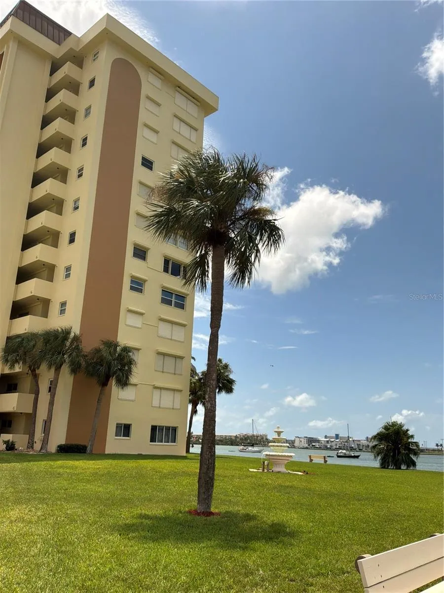 4525 COVE CIRCLE #1107 St Petersburg, FL 33708
