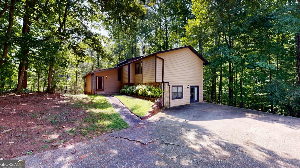 6562 Oakwood DR Douglasville, GA 30135