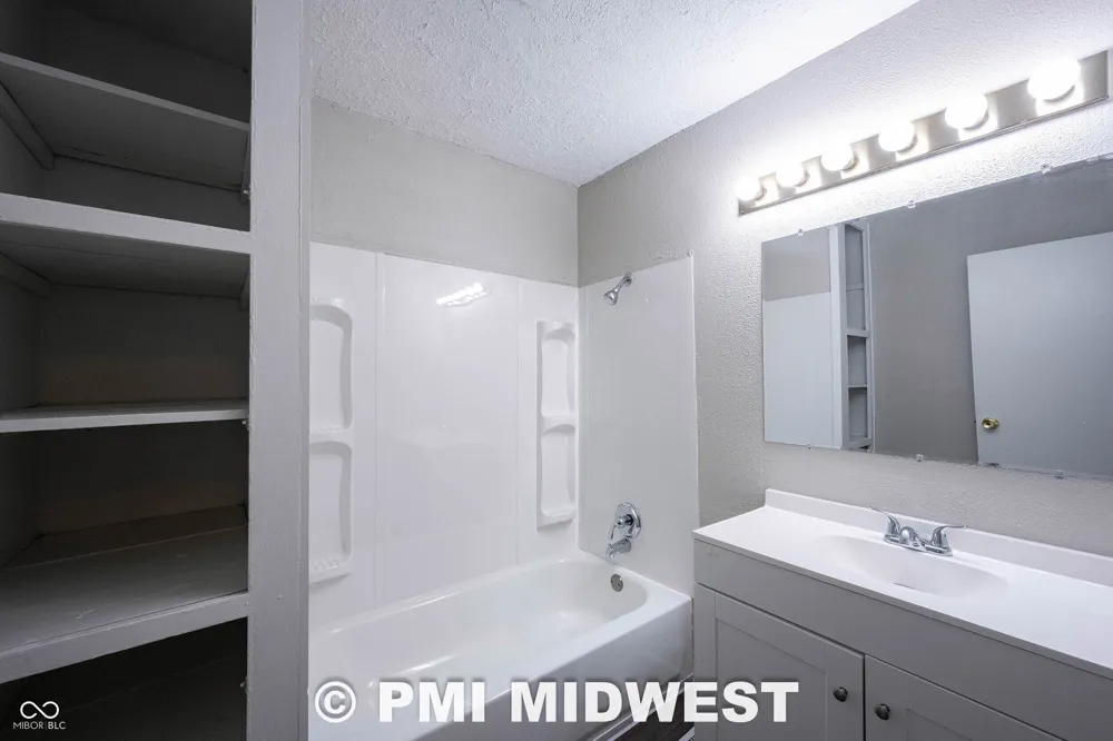 4939 Katherine Drive Indianapolis, IN 46226