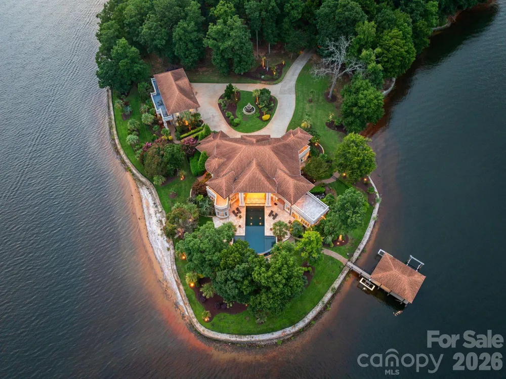 178 Mariner Pointe Lane Mooresville, NC 28117