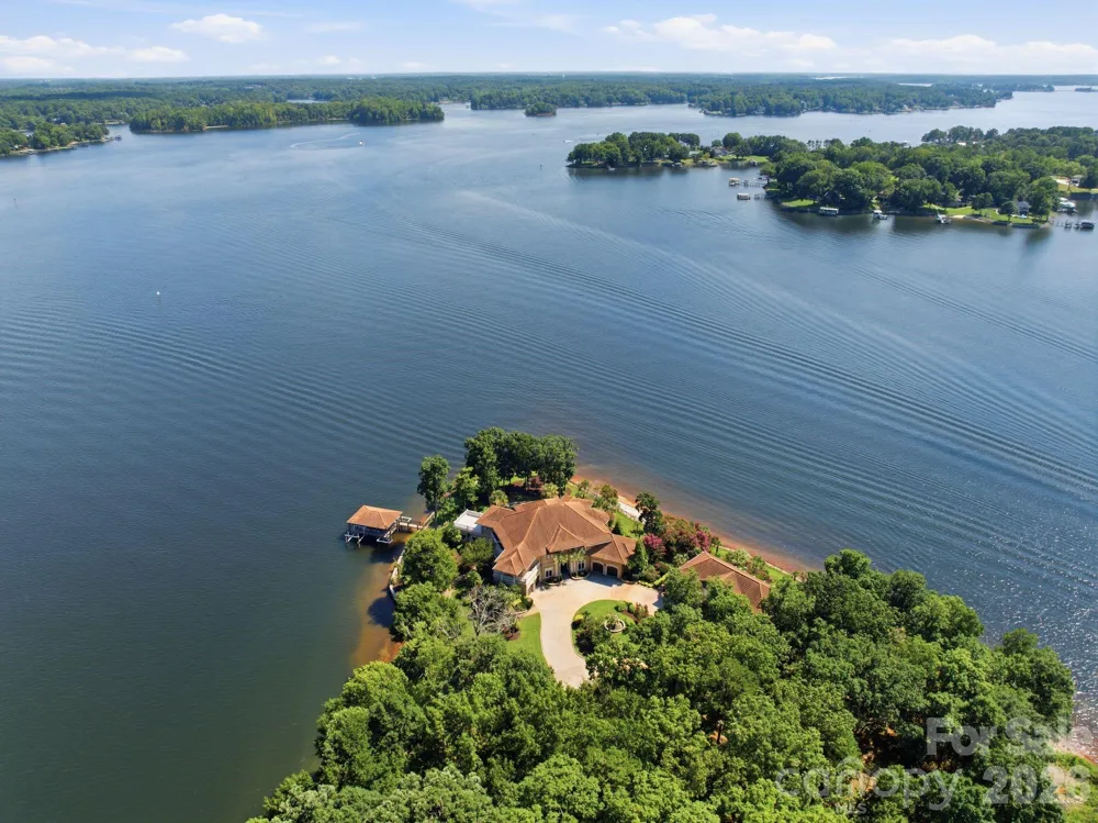 178 Mariner Pointe Lane Mooresville, NC 28117