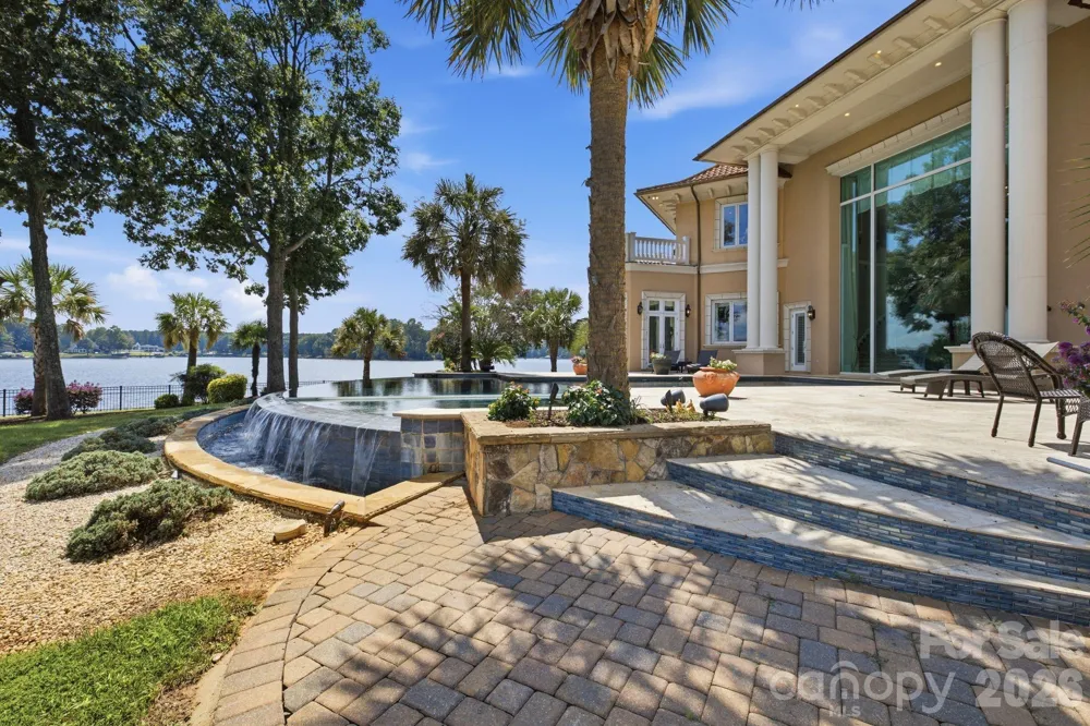 178 Mariner Pointe Lane Mooresville, NC 28117