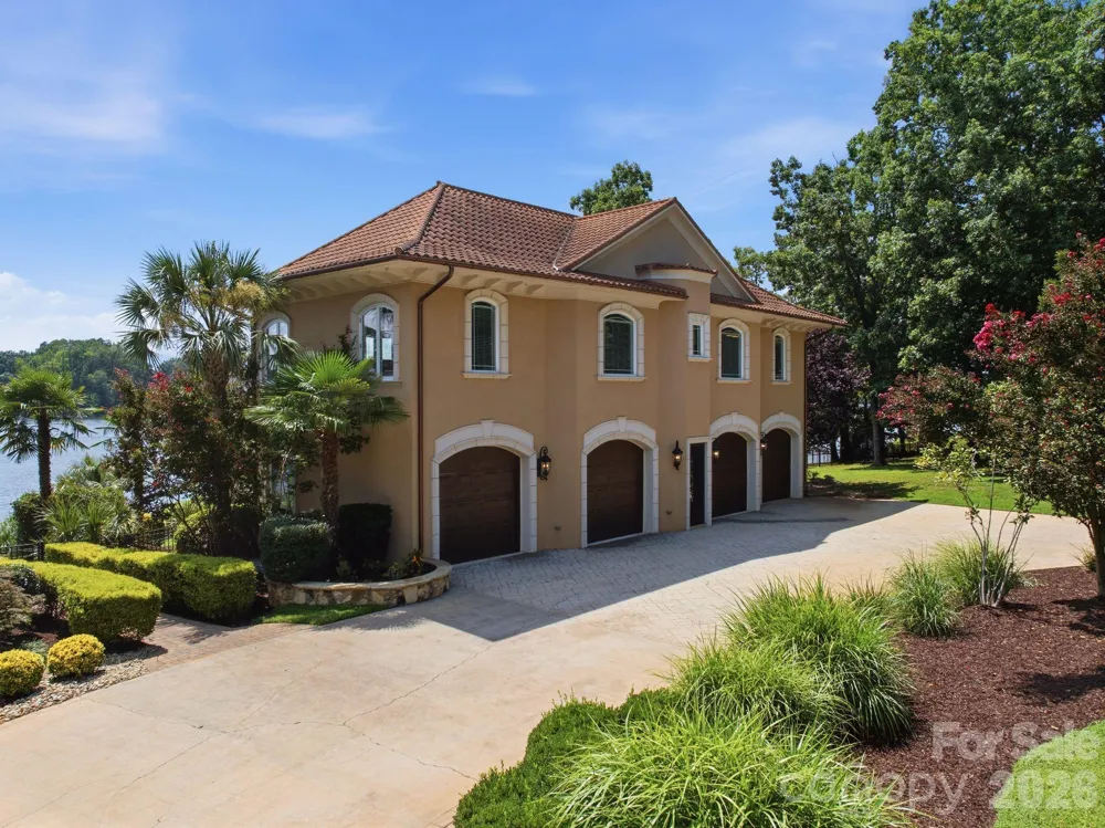 178 Mariner Pointe Lane Mooresville, NC 28117