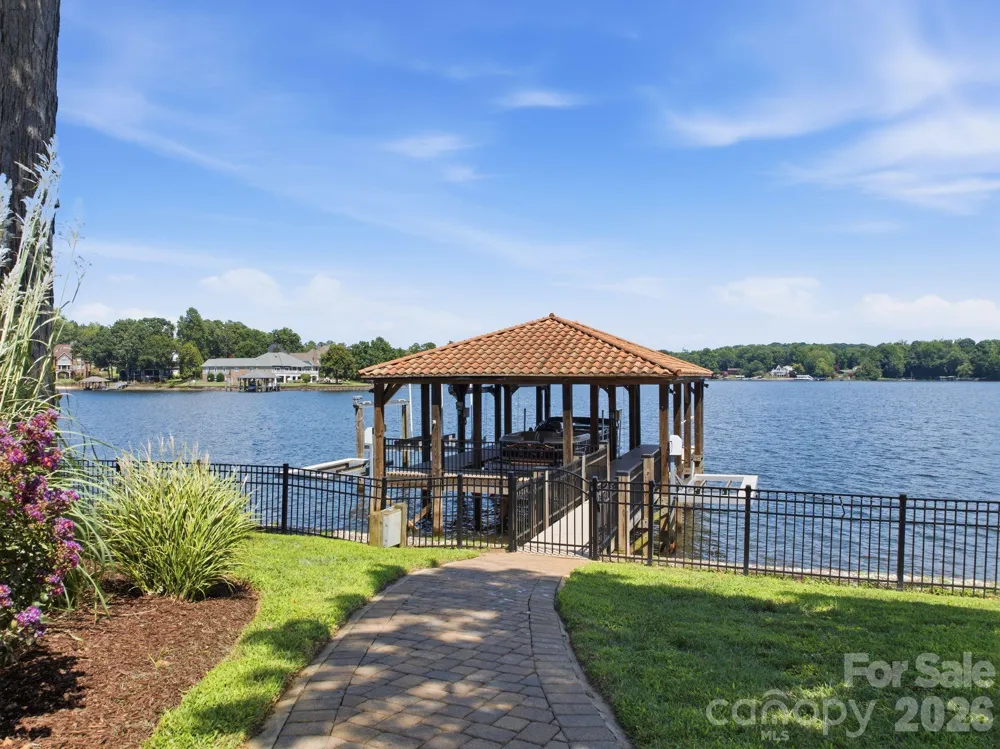 178 Mariner Pointe Lane Mooresville, NC 28117
