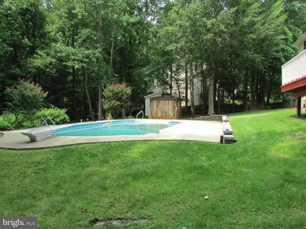1009 WALES DRIVE La Plata, MD 20646
