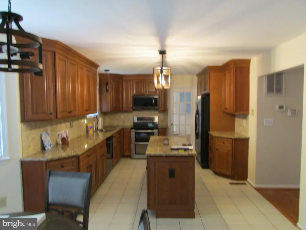 1009 WALES DRIVE La Plata, MD 20646