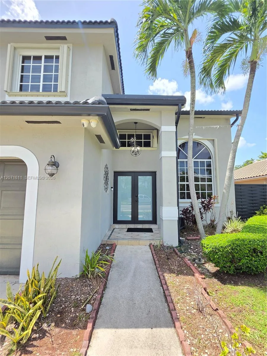 9352 SW 166th Ct Miami, FL 33196