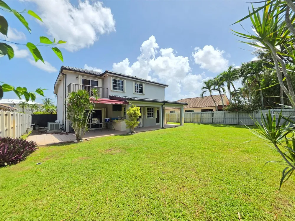 9352 SW 166th Ct Miami, FL 33196