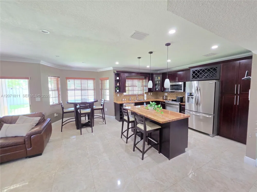 9352 SW 166th Ct Miami, FL 33196