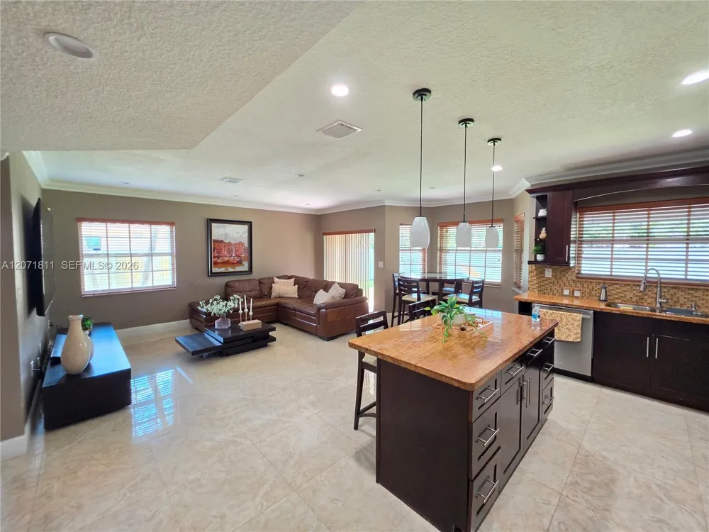 9352 SW 166th Ct Miami, FL 33196