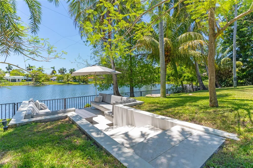 13400 SW 70th Ave Pinecrest, FL 33156