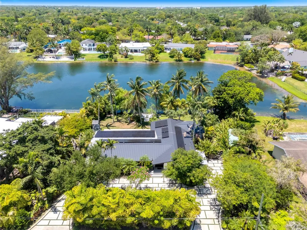 13400 SW 70th Ave Pinecrest, FL 33156