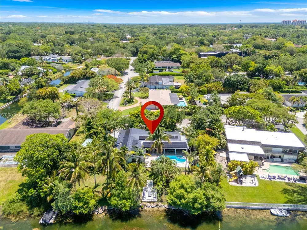 13400 SW 70th Ave Pinecrest, FL 33156