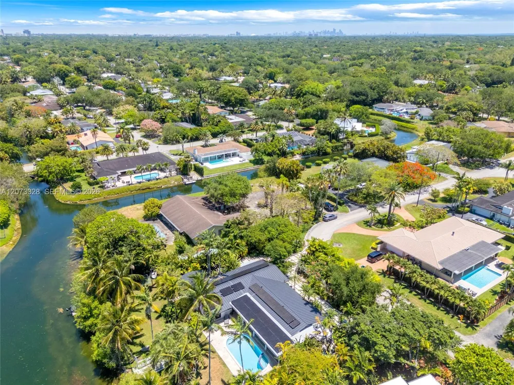 13400 SW 70th Ave Pinecrest, FL 33156