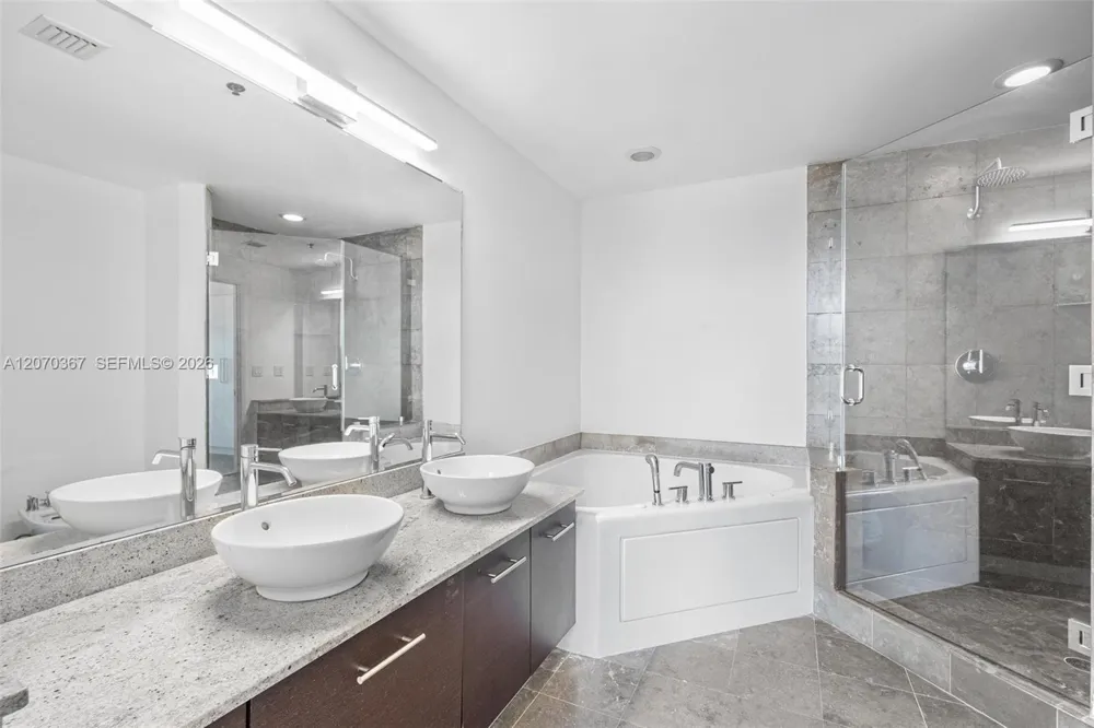 3029 NE 188th St #818 Aventura, FL 33180