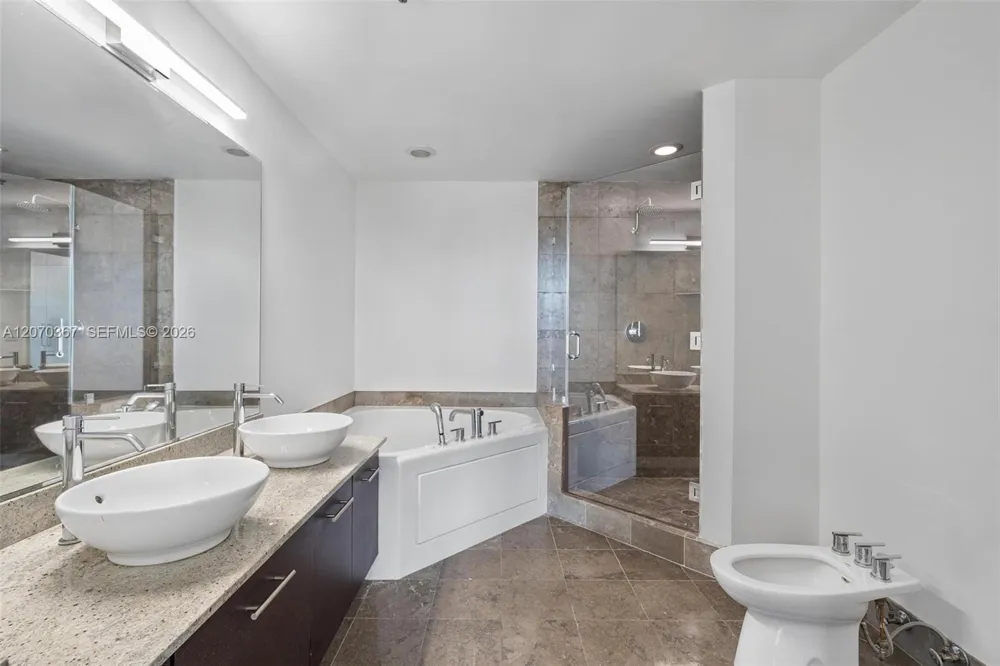 3029 NE 188th St #818 Aventura, FL 33180
