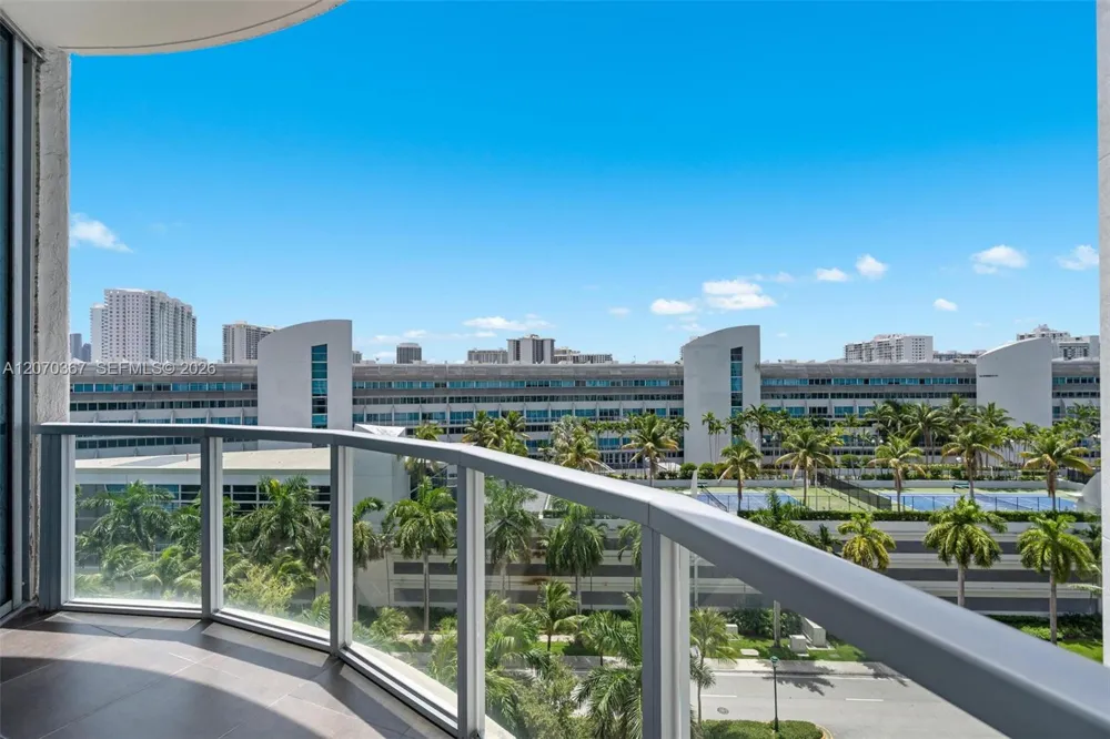 3029 NE 188th St #818 Aventura, FL 33180
