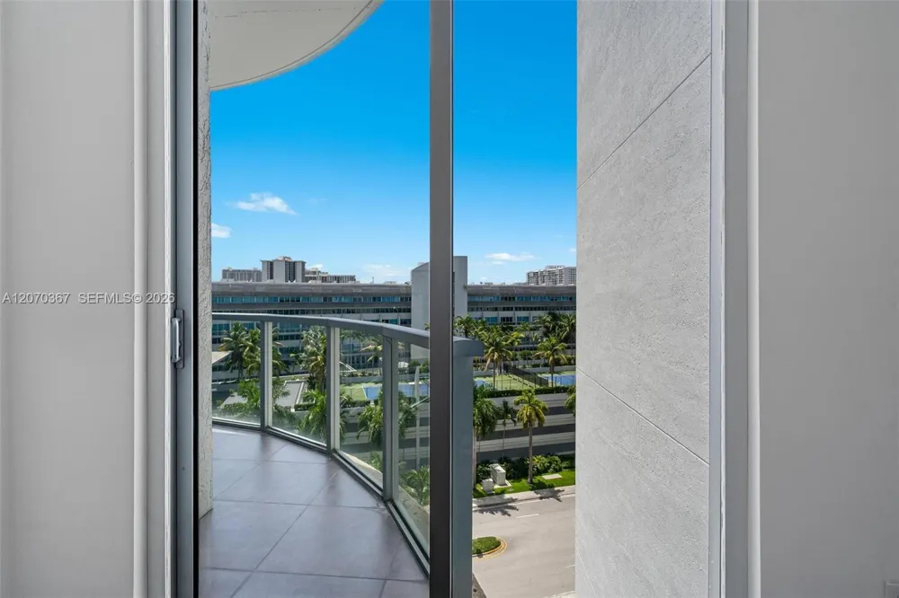 3029 NE 188th St #818 Aventura, FL 33180