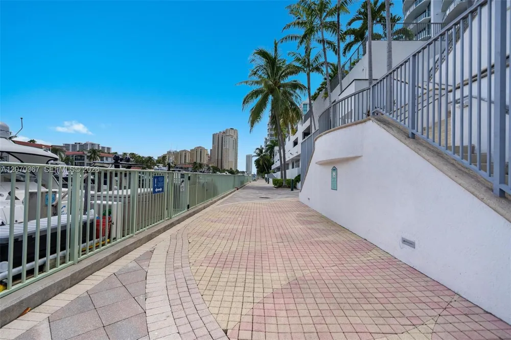 3029 NE 188th St #818 Aventura, FL 33180