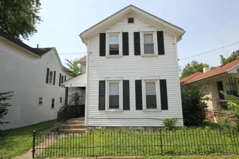 7 Grove Avenue