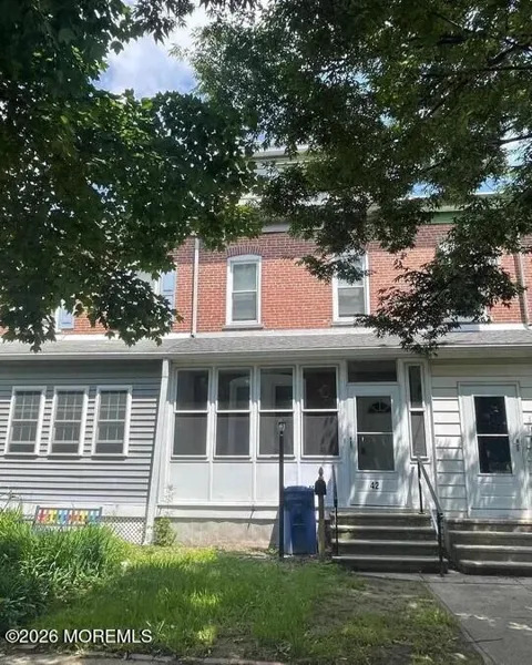 42 3rd Avenue