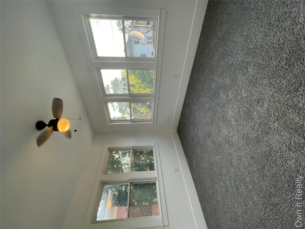 2492 Glendale Street Detroit City, MI 48238